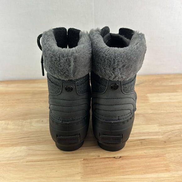 Tommy Hilfiger Rainah Duck Booties- Gray Multi- Size 7 M (Medium)- NIB - Picture 4 of 8